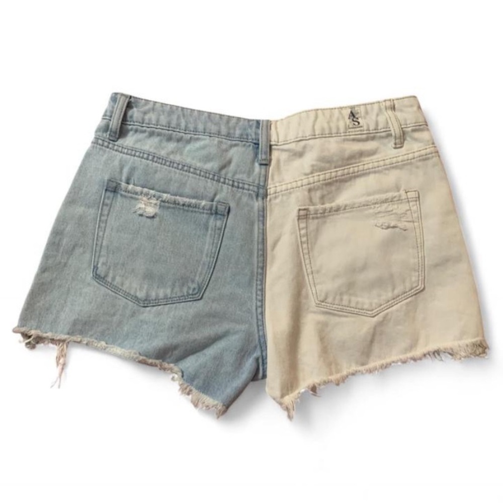 Altar'd State two-tone distressed denim shorts size Large - Picture 4 of 5